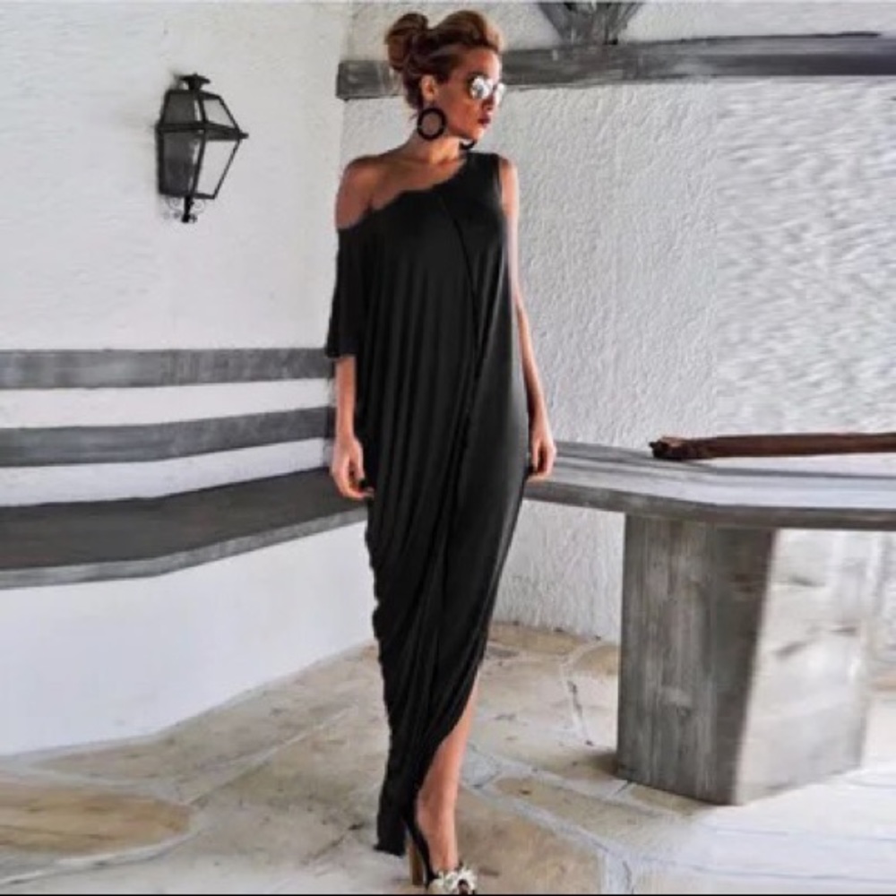 Open shoulder black maxi DRC155